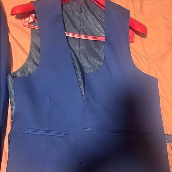 Elegant Navy Men's Suit From Modern Man